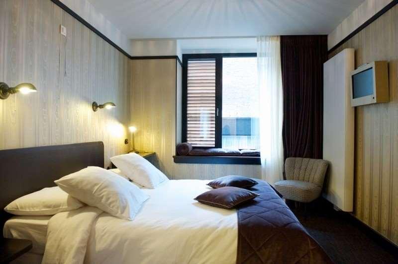 Latroupe Le Berger Hotel Saint-Gilles Room photo