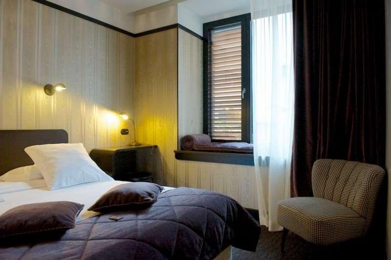Latroupe Le Berger Hotel Saint-Gilles Room photo