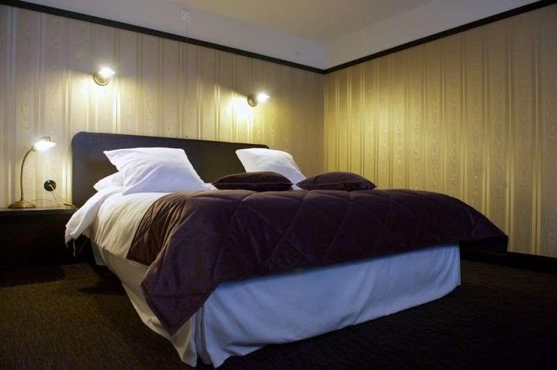 Latroupe Le Berger Hotel Saint-Gilles Room photo