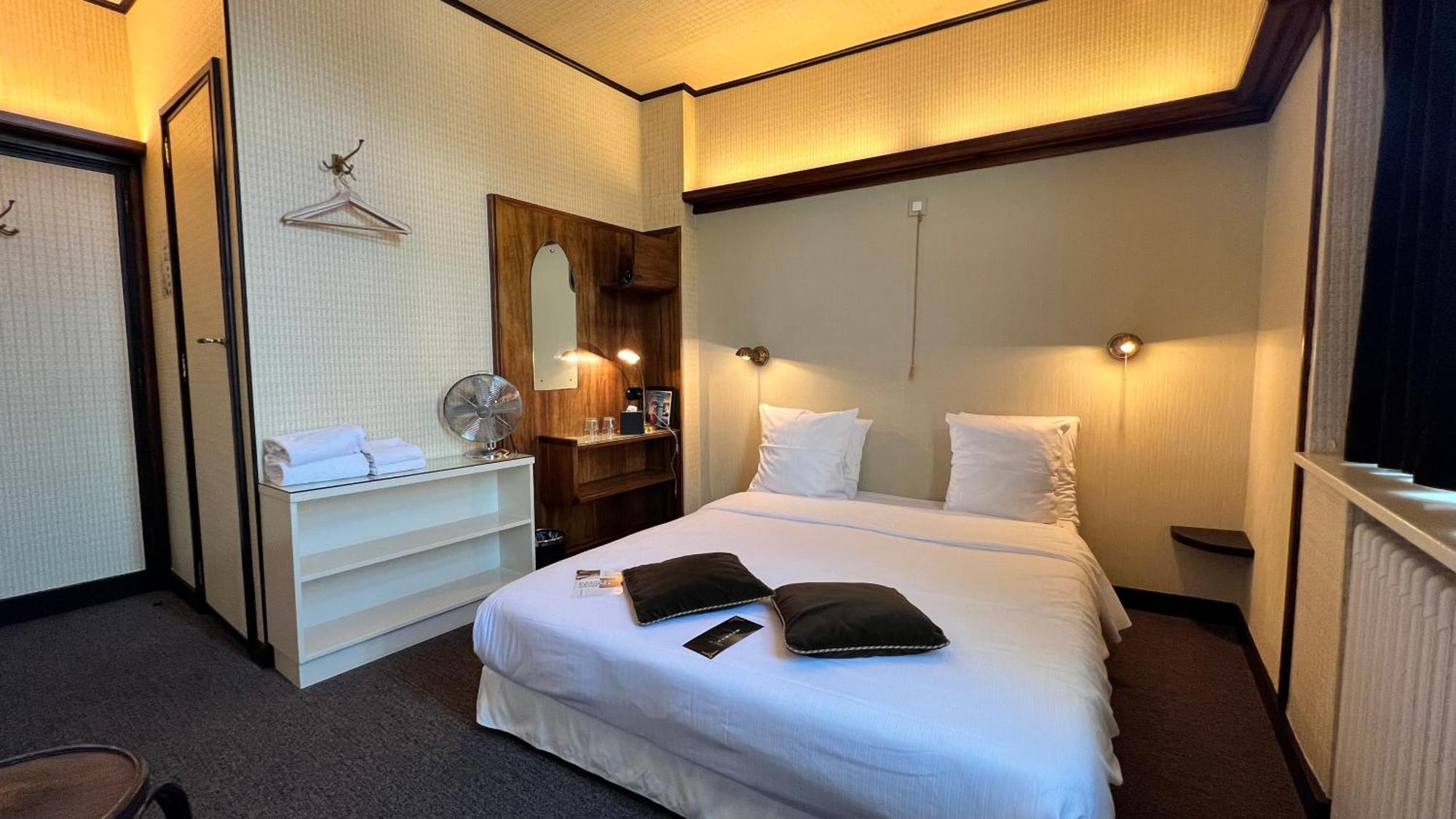Latroupe Le Berger Hotel Saint-Gilles Room photo