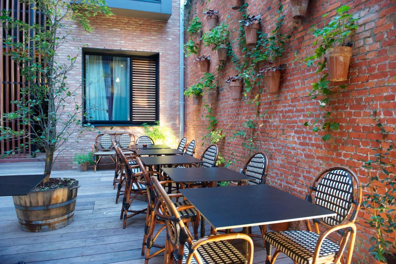 Latroupe Le Berger Hotel Saint-Gilles Exterior photo